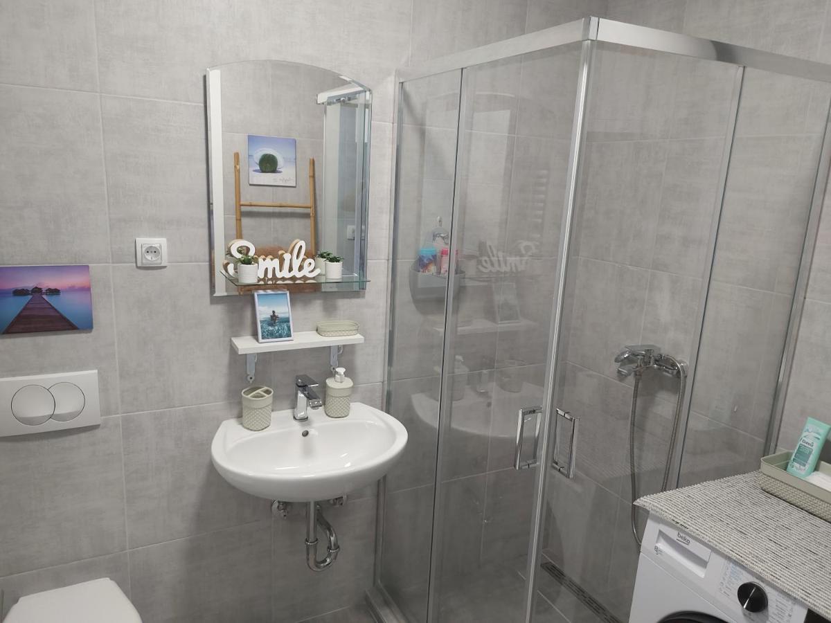 # Espresso 2 Apartman Sa Garazom Sremska Mitrovica Zewnętrze zdjęcie